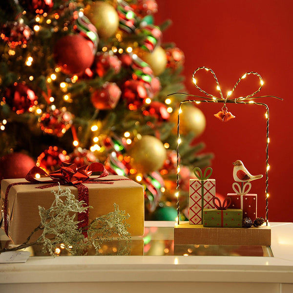 Festive 27cm Battery Operated Lit Wire Present with Robin on Base - DeWaldens Garden Centre