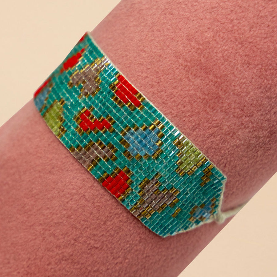 Powder Beaded Bracelet - Wide – DeWaldens Garden Centre